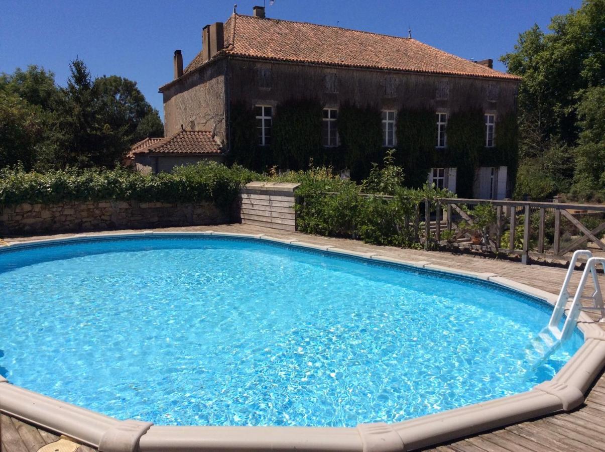Villa The Gatehouse At The Old Forge Feuillade Esterno foto